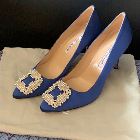 Manolo Blahnik Hangisi Pearl Satin Pumps - Picture 2 of 9
